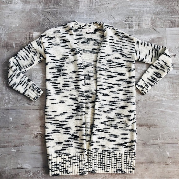 LOFT Sweaters - Cozy Knit LOFT sweater